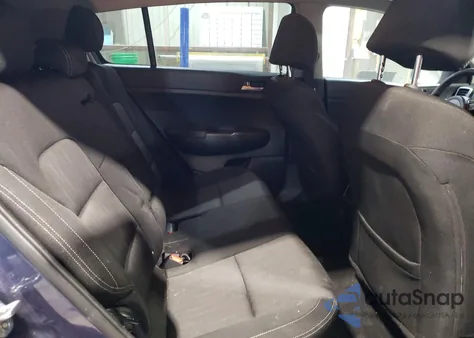 2020 Kia Sportage Lx z USA, uszkodzony, nr VIN KNDPMCAC3L7797742